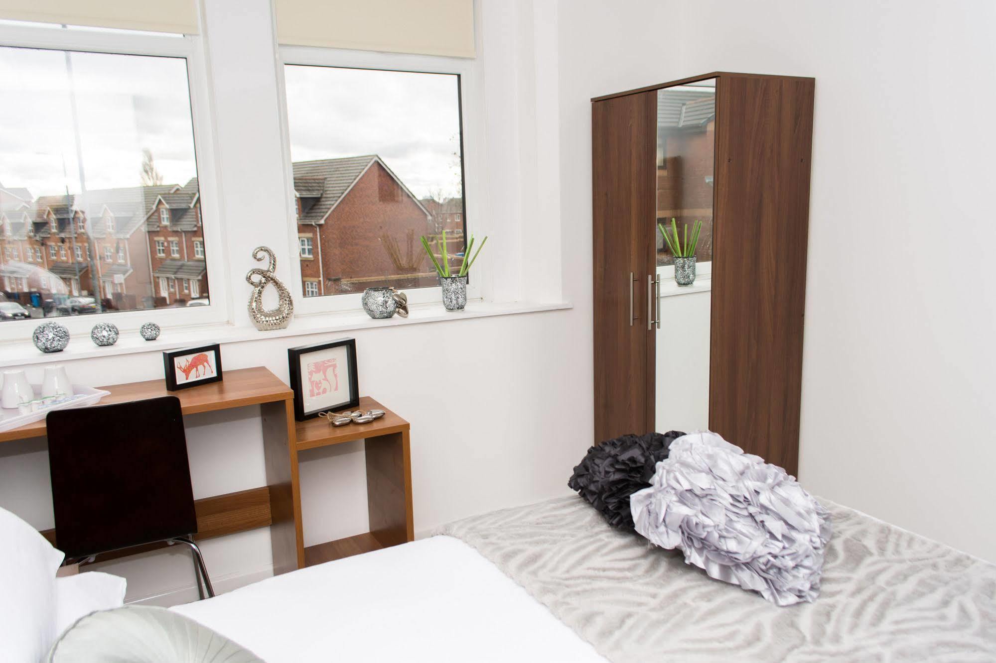 Park View Residence Manchester Esterno foto