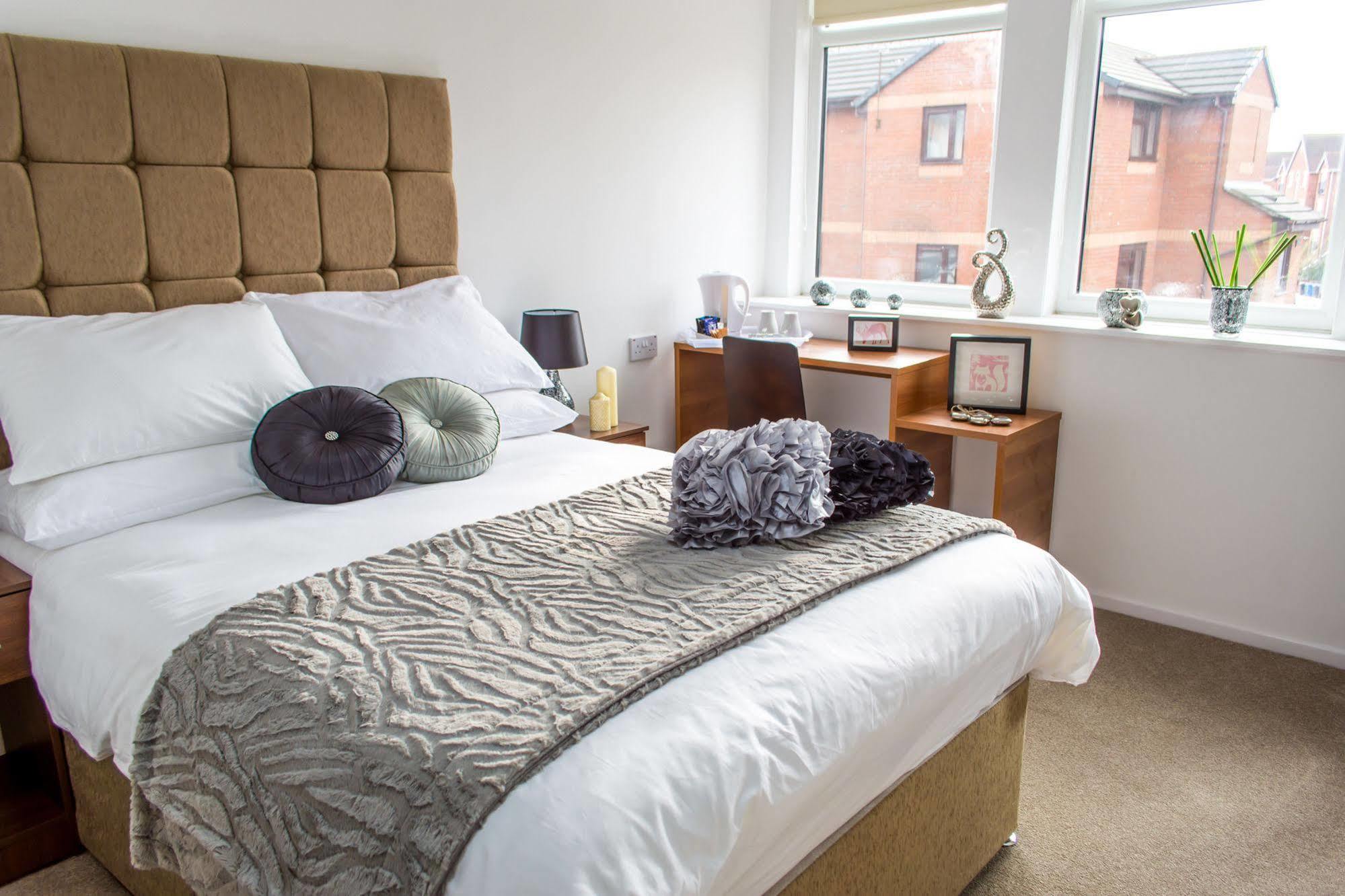 Park View Residence Manchester Esterno foto