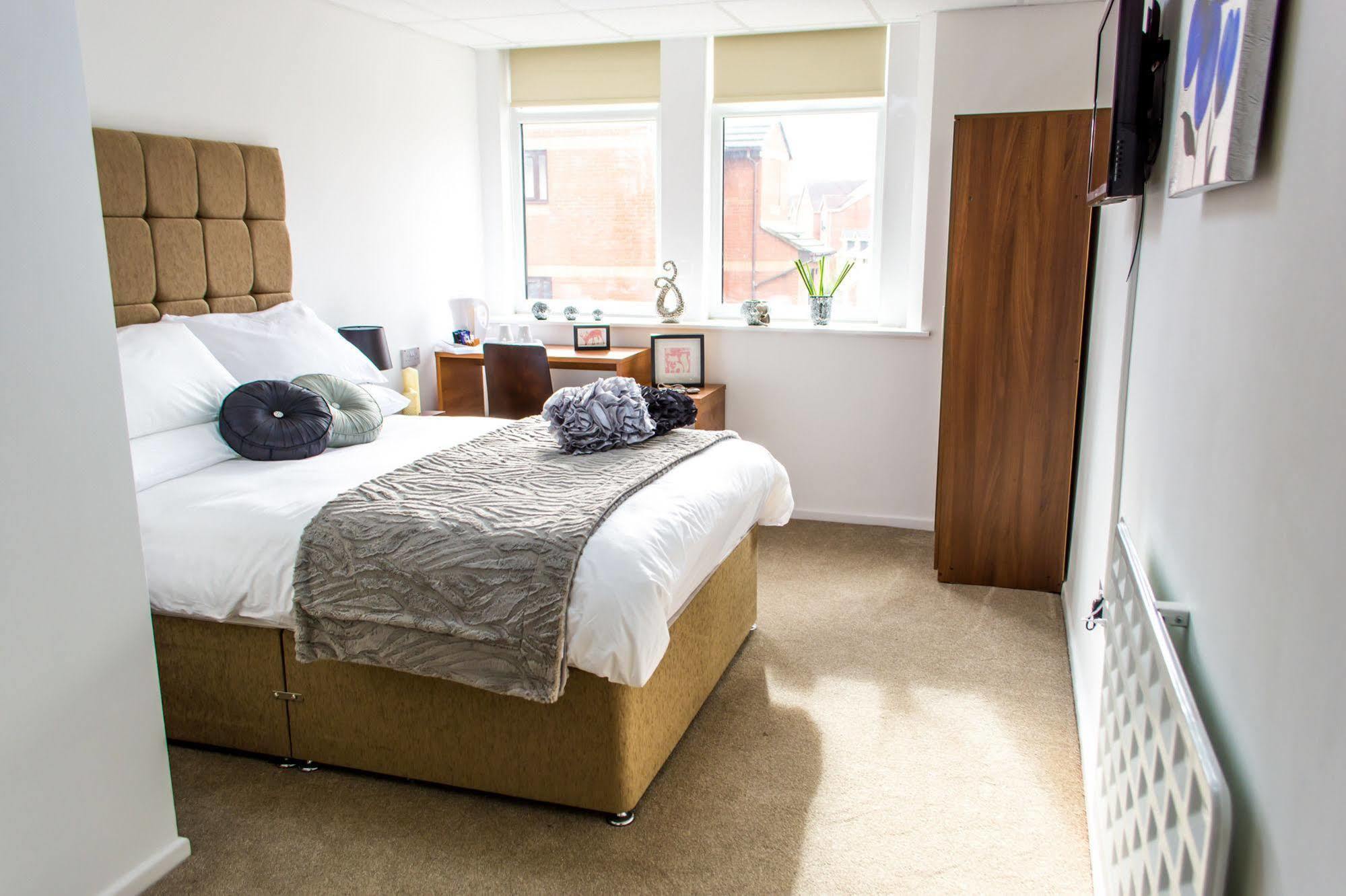 Park View Residence Manchester Esterno foto